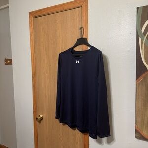 Under Armour NWT Size 2XL Solid Navy Blue Long Sleeve Crewneck T-Shirt